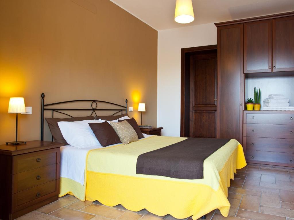 Il Vecchio Mandorlo Farm stay